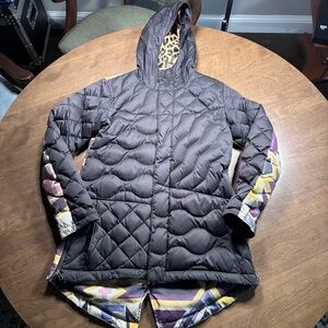 Burton L.a.m.b. Cyndi Down Insulator jacket in the true black/montezuma colorway
